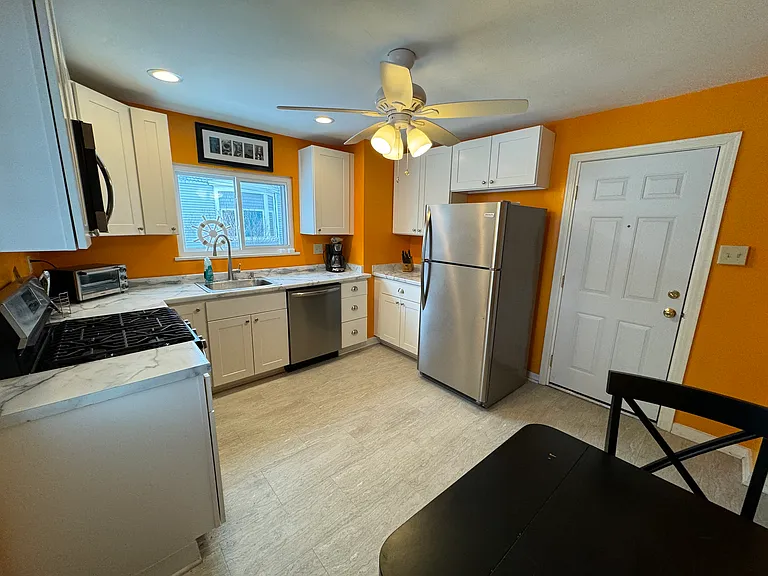 233 Dawson Ave #1 — Photo 4