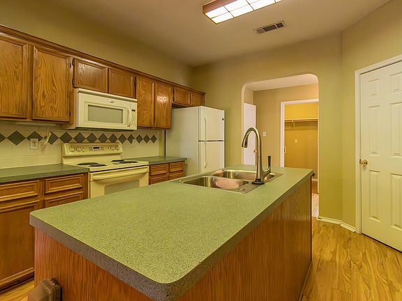 4th image of 107 Missouri Dr
