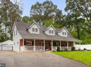 568 Riverside Dr, Pasadena, MD 21122