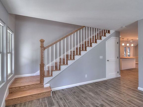 5th image of 2653 Manhattan Ave
