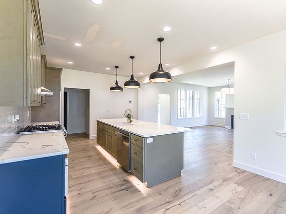 3rd image of 2045 NW Hidden View Ct #3
