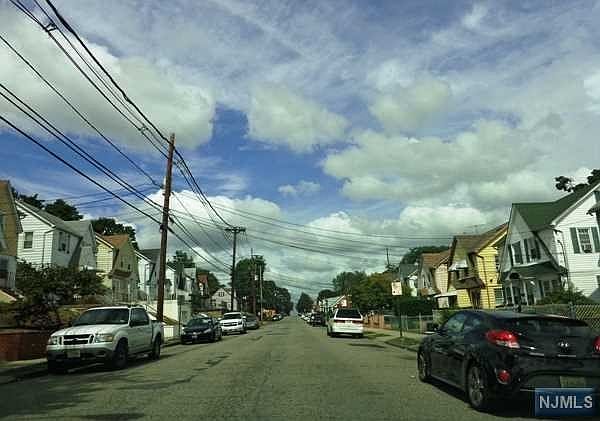 2nd image of 275-277 E 26th St