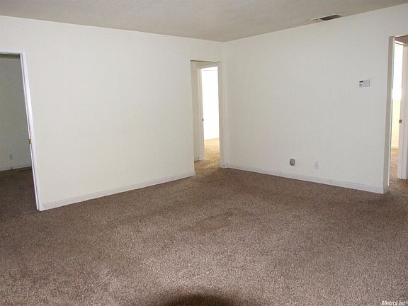 2nd image of 5718 Almond Ave