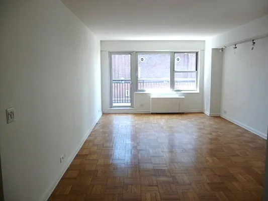 Sold by Aida Real Estate Sales | media 20