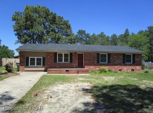 6042 Lexington Dr, Hope Mills, NC 28348