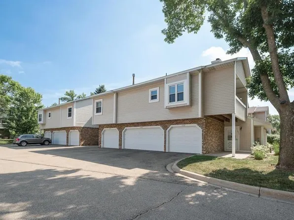 5340 Highpointe Dr, Bloomington, MN 55437