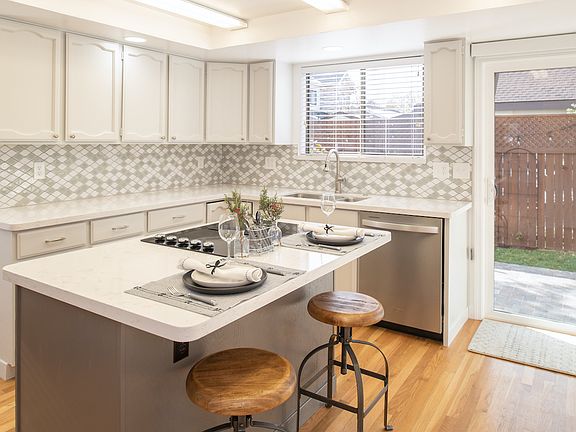 815SArlingtonAveInteriorsSDRES4_11132020