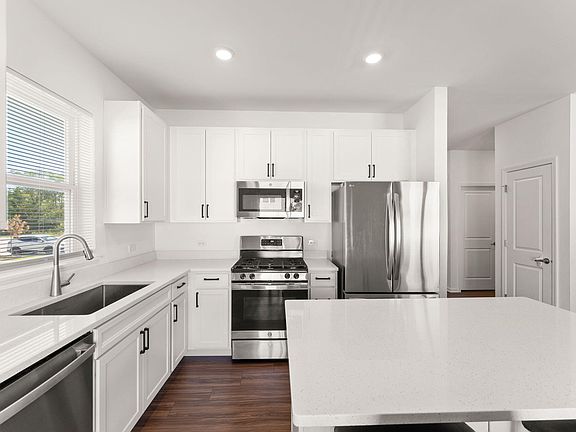 5th image of 17816 Creek View Ct