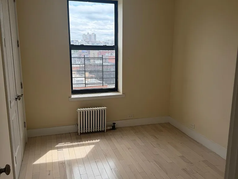 658 W 188th St #5E — Photo 11