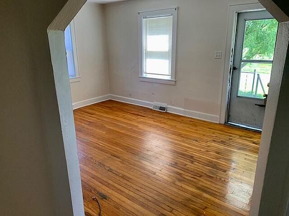5th image of 946 Morgan Ave SE