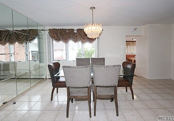 5th image of 32 Shortridge Dr