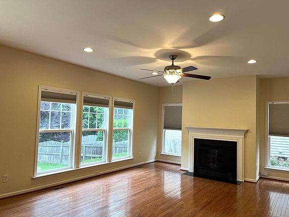 2nd image of 2 Greenway Cir