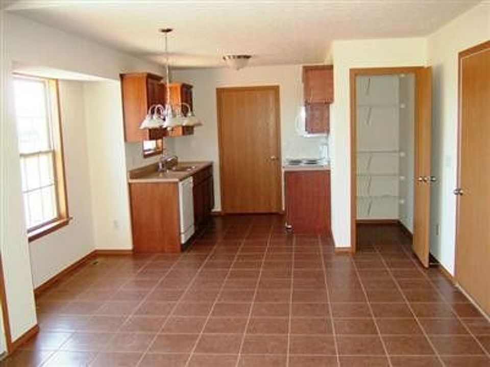 2nd image of 1110 E Melton Rd