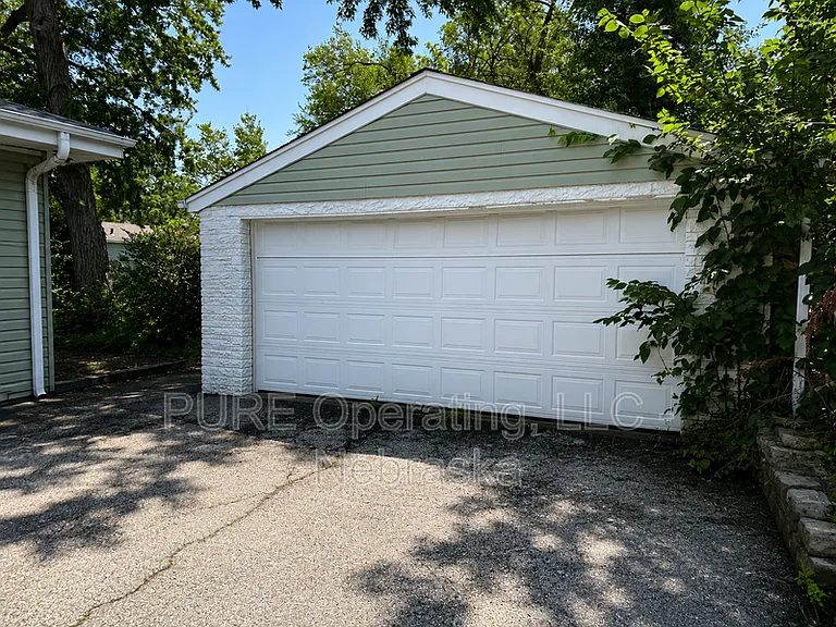 3607 Ernst St — Photo 16