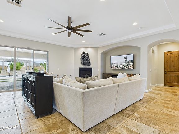 5th image of 806 W DESERT RANCH Road