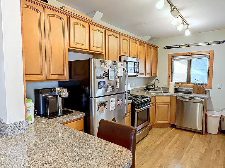 146 Sycamore St #1 — Photo 6