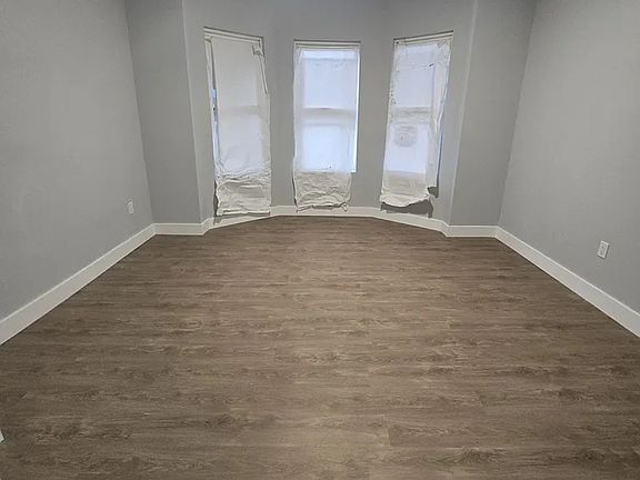 3rd image of 9 William St #4