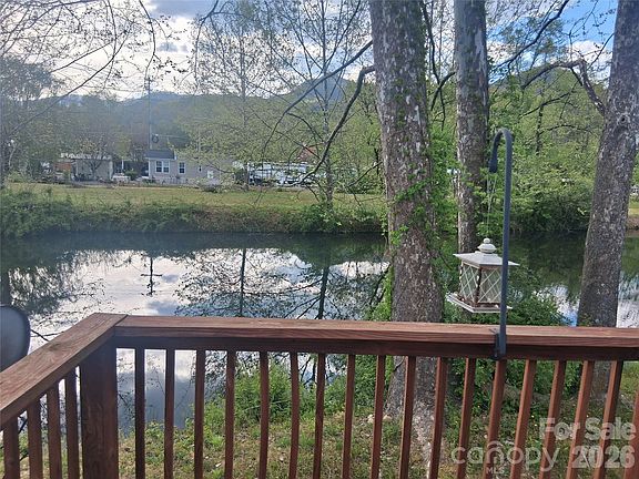 2nd image of 124 Pike Point