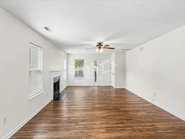 7636 Hidden Creek Dr — Photo 7