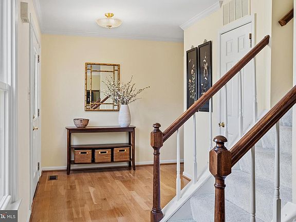 4th image of 9605 Bronte Dr