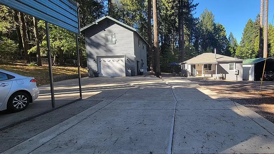 6001 Pony Express Trl photo 1