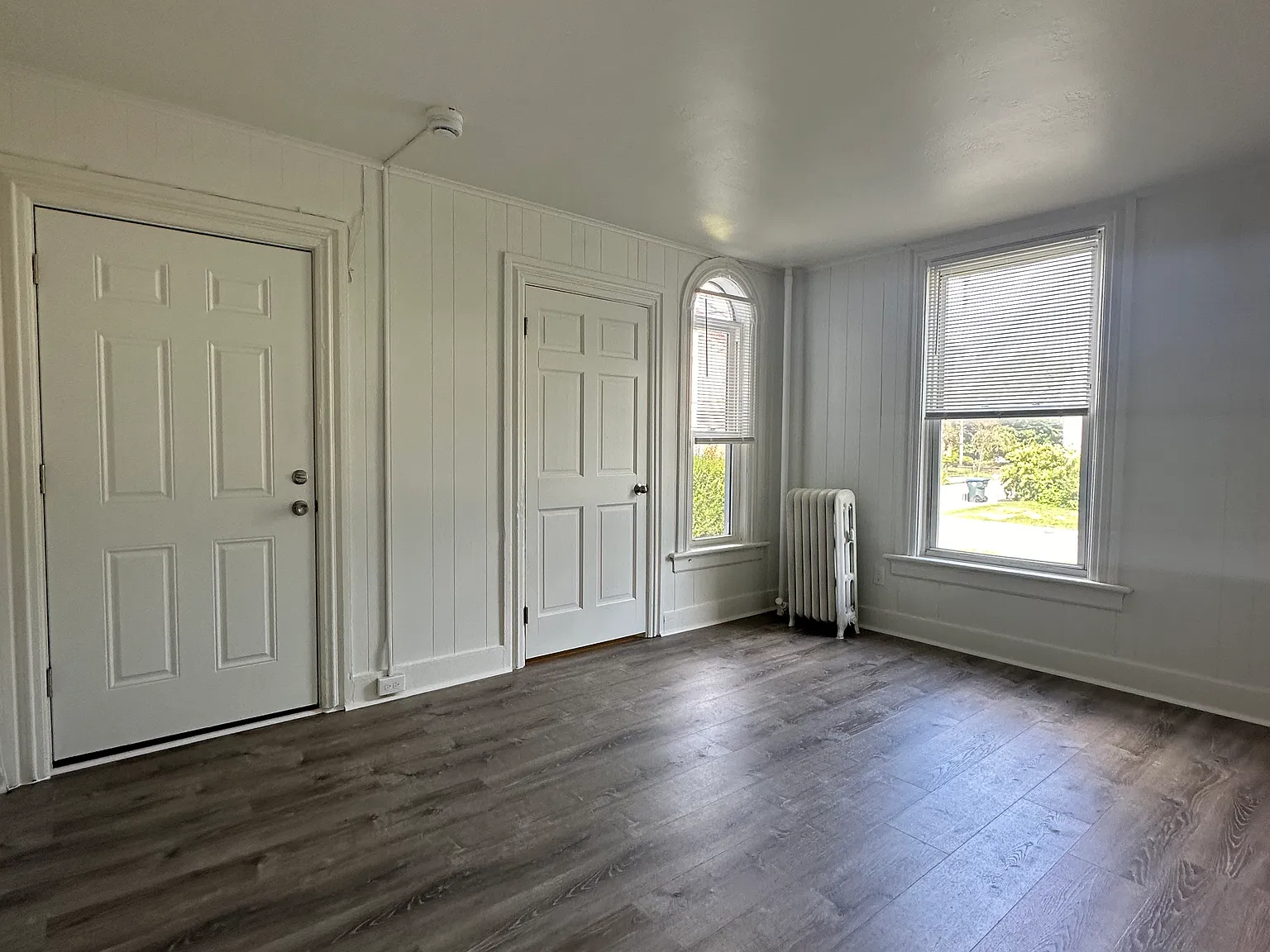 Studio, 400 sqft, $1,600 — Photo 2