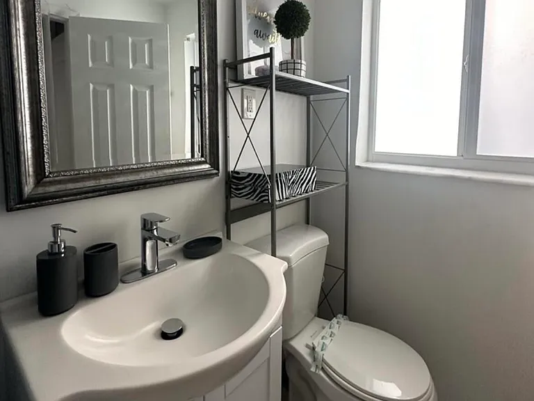 116 SE 9th Ct #1-2 — Photo 9