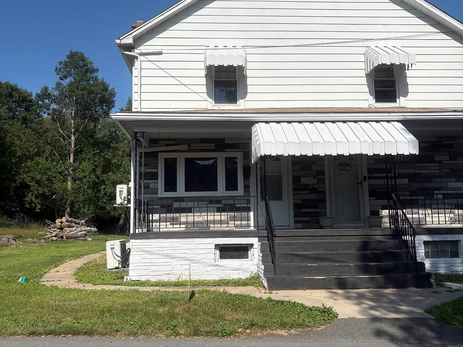 2 bed, 1100 sqft, $1,450 — Photo 1