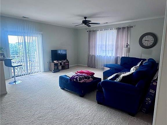 5th image of 912 Southmoor Dr Unit 301