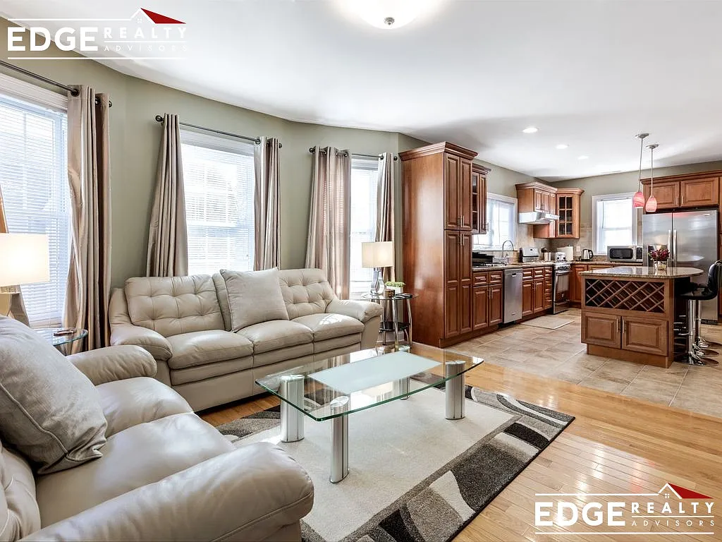 5 bed, 4.0 bath, $7,500 — Photo 2