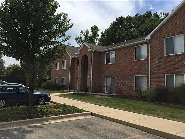1st image of 3021 Birch Row Dr APT 16