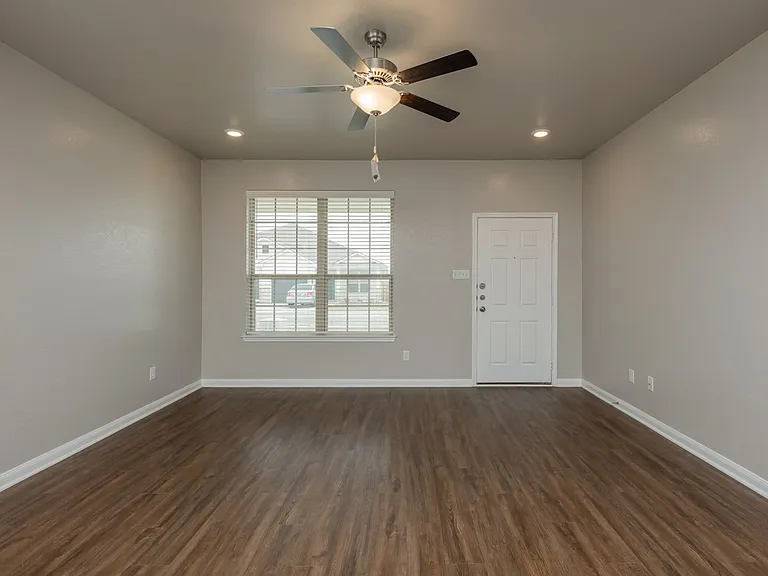 1515 Case Rd — Photo 4
