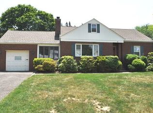 19 South Dr, East Brunswick, NJ 08816