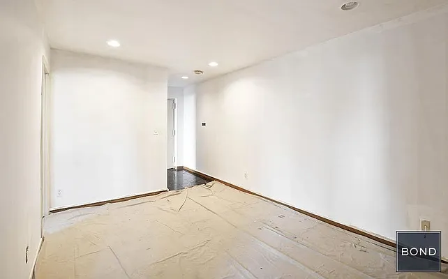 Rented by Bond New York | media 32