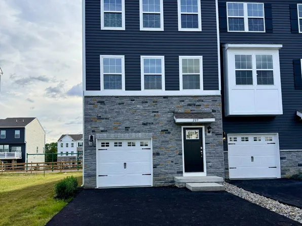 209 Independence Ct, Sellersville, PA 18960