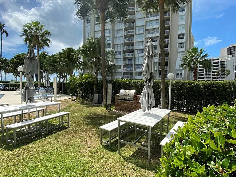 1408 Brickell Bay Dr #613 — Photo 13