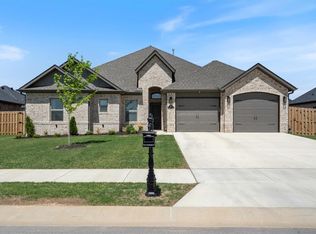 930 Bellagiola Ave, Tontitown, AR 72762