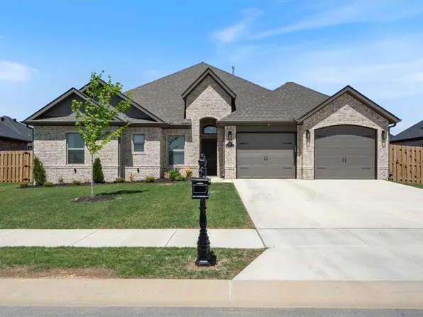 930 Bellagiola Ave, Tontitown, AR 72762