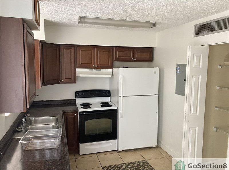 1st image of 6135 SW 69th St #31