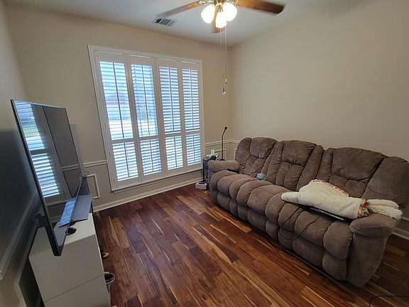 5th image of 4014 Tavern Oaks St