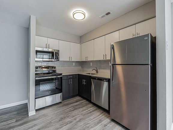 Elevate your lifestyle at The Crossings at Neshaminy Apartments. Our modern kitchens feature sleek stainless steel appliances and open layouts, perfect for culinary enthusiasts. Don't miss outschedule your tour today!