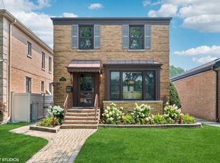 6221 N Tripp Ave, Chicago, IL 60646