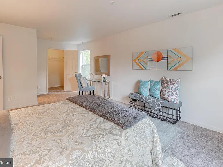 2024 Evansdale Dr — Photo 21