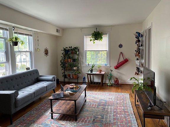 4th image of 104 Stewart Ave #3