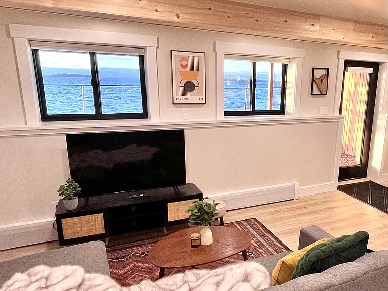 2847 Georgia Shore Rd — Photo 6