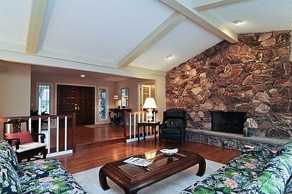 3rd image of 610 Innsbruck Ct