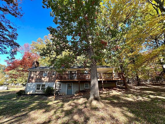 3rd image of 174 Lee Dr