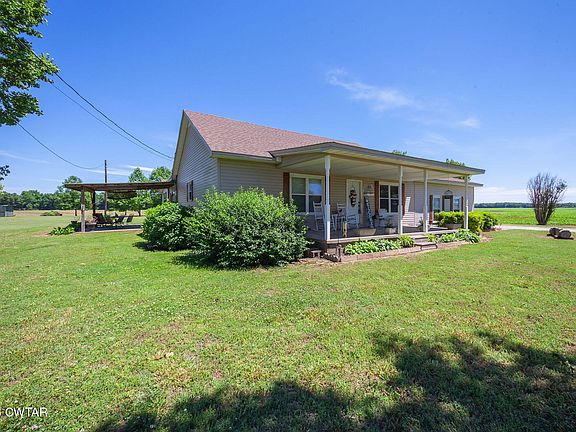 3rd image of 1584 Hawkins Ln
