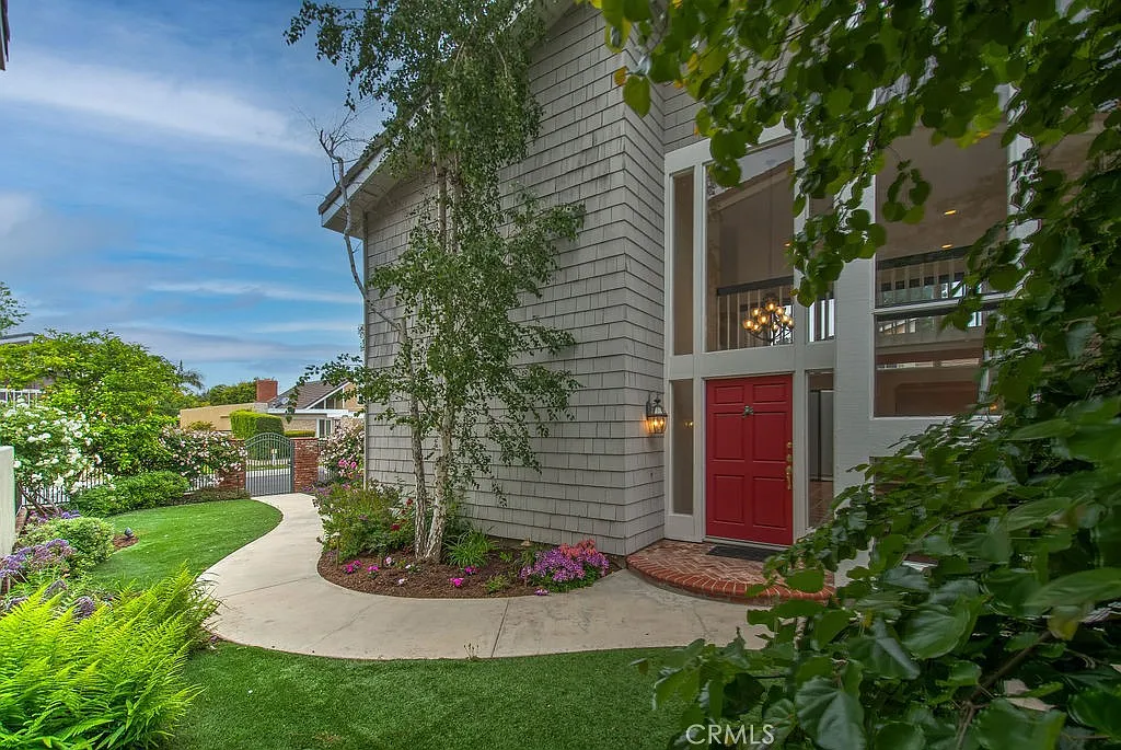 5 bed, 2500 sqft, $6,500 — Photo 4