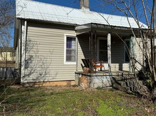 1402 Broad St, Sweetwater, TN 37874